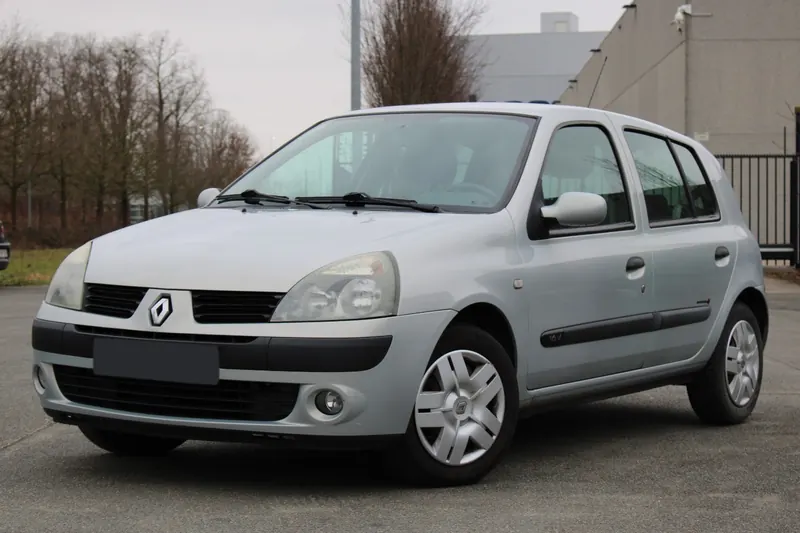 Renault Clio 1.2i 16V Authentique uit de stock van AV-Automotive